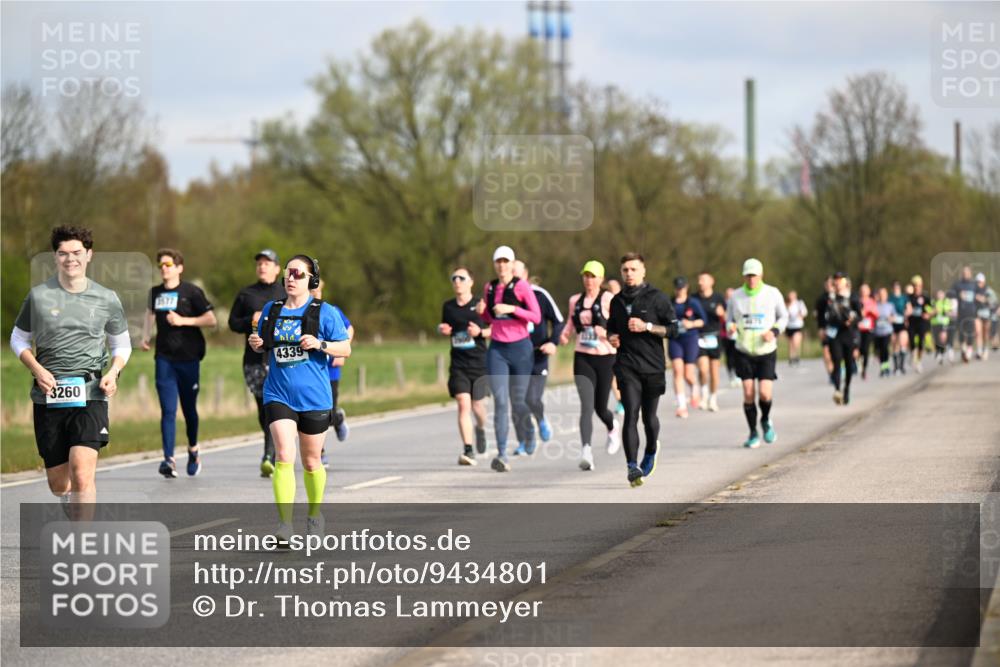 12.04.2026 - 45. Internationalen Wilhelmsburger Insellauf Dr. Thomas Lammeyer http://msf.ph/oto/9434801 12.04.2026 09:22:30 Laufen 3260, 3577, 4339 meine-sportfotos.de