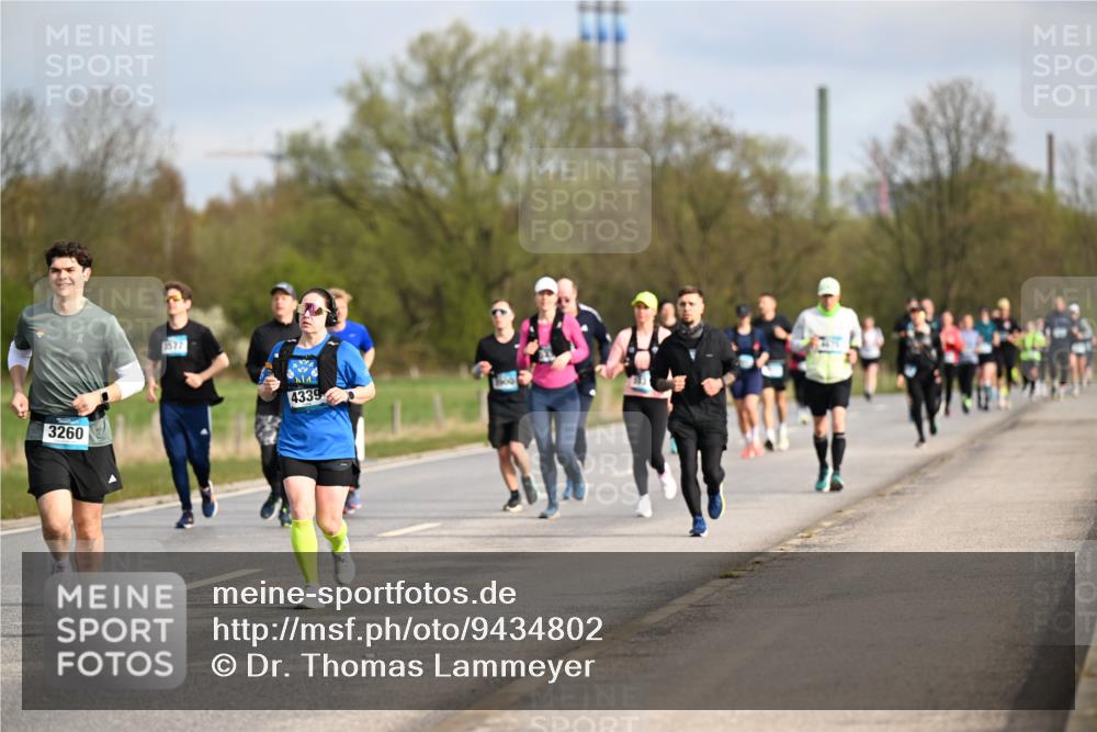 12.04.2026 - 45. Internationalen Wilhelmsburger Insellauf Dr. Thomas Lammeyer http://msf.ph/oto/9434802 12.04.2026 09:22:30 Laufen 3260, 3577, 4339 meine-sportfotos.de