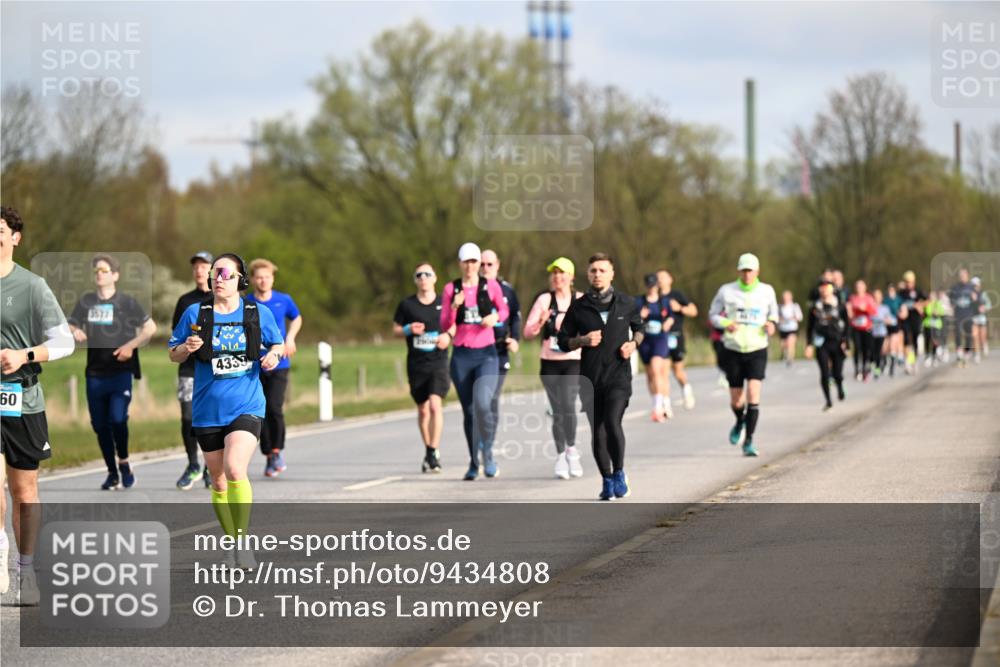 12.04.2026 - 45. Internationalen Wilhelmsburger Insellauf Dr. Thomas Lammeyer http://msf.ph/oto/9434808 12.04.2026 09:22:31 Laufen 80, 3577, 60, 4333 meine-sportfotos.de