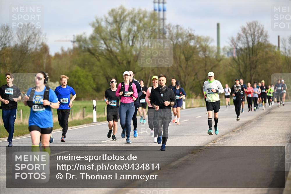 12.04.2026 - 45. Internationalen Wilhelmsburger Insellauf Dr. Thomas Lammeyer http://msf.ph/oto/9434814 12.04.2026 09:22:32 Laufen 3577, 4339, 3150, 2900, 467 meine-sportfotos.de