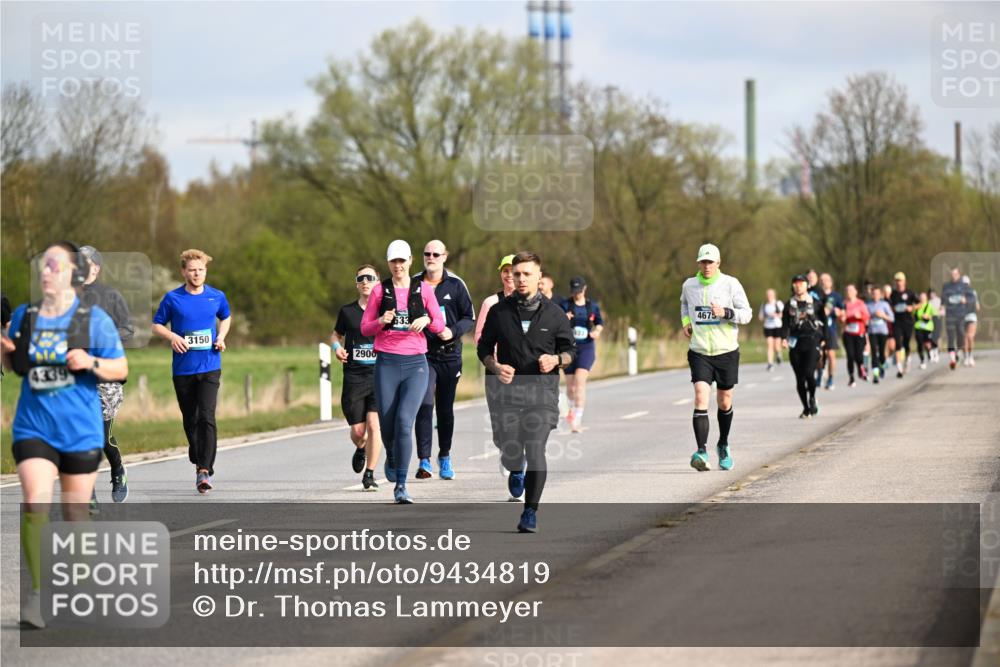 12.04.2026 - 45. Internationalen Wilhelmsburger Insellauf Dr. Thomas Lammeyer http://msf.ph/oto/9434819 12.04.2026 09:22:33 Laufen 3150, 2900, 4675 meine-sportfotos.de