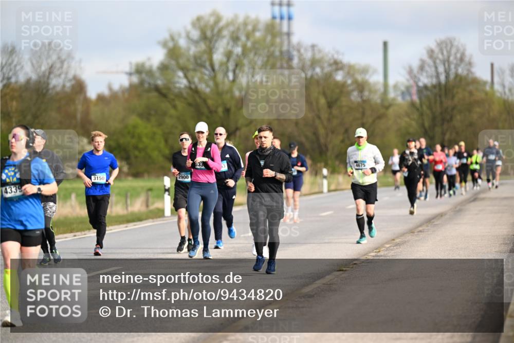 12.04.2026 - 45. Internationalen Wilhelmsburger Insellauf Dr. Thomas Lammeyer http://msf.ph/oto/9434820 12.04.2026 09:22:33 Laufen 3150, 2900, 4339, 633, 53, 4675 meine-sportfotos.de