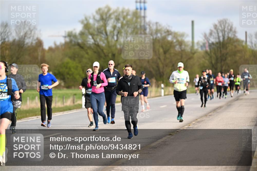 12.04.2026 - 45. Internationalen Wilhelmsburger Insellauf Dr. Thomas Lammeyer http://msf.ph/oto/9434821 12.04.2026 09:22:33 Laufen 3150, 339, 2900, 9553, 4675 meine-sportfotos.de