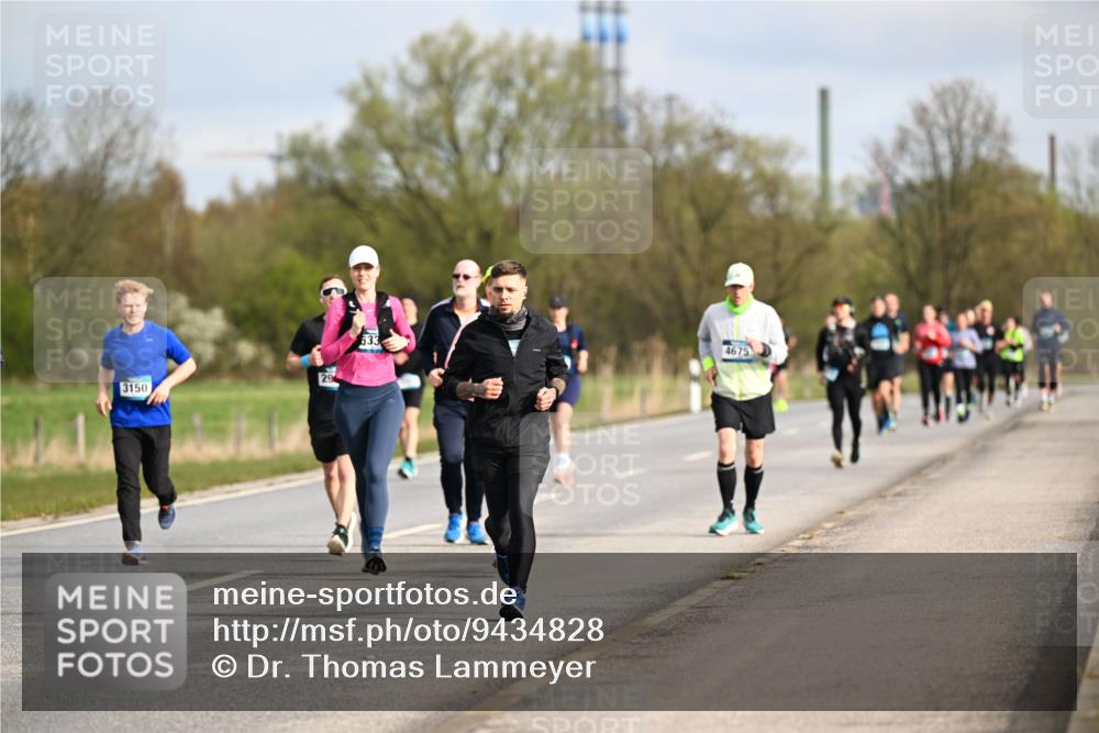 12.04.2026 - 45. Internationalen Wilhelmsburger Insellauf Dr. Thomas Lammeyer http://msf.ph/oto/9434828 12.04.2026 09:22:34 Laufen 3150, 633, 4675 meine-sportfotos.de