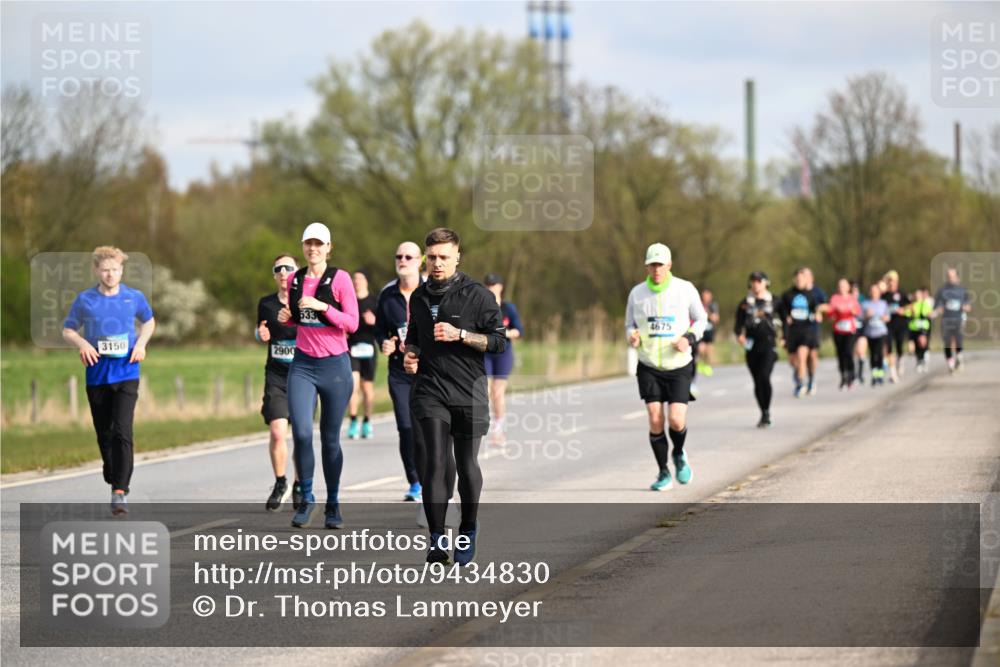 12.04.2026 - 45. Internationalen Wilhelmsburger Insellauf Dr. Thomas Lammeyer http://msf.ph/oto/9434830 12.04.2026 09:22:34 Laufen 3150, 2900, 533, 4675 meine-sportfotos.de