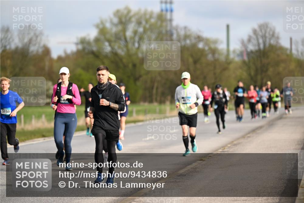 12.04.2026 - 45. Internationalen Wilhelmsburger Insellauf Dr. Thomas Lammeyer http://msf.ph/oto/9434836 12.04.2026 09:22:36 Laufen 3150, 533, 4675 meine-sportfotos.de