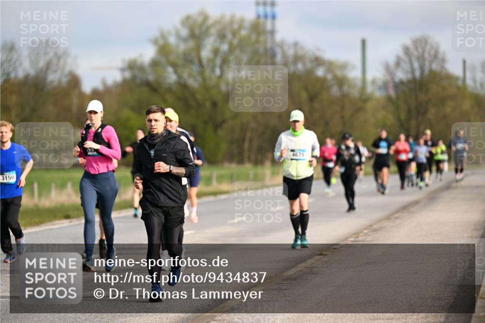 12.04.2026 - 45. Internationalen Wilhelmsburger Insellauf Dr. Thomas Lammeyer http://msf.ph/oto/9434837 12.04.2026 09:22:36 Laufen 3150, 533, 4675 meine-sportfotos.de
