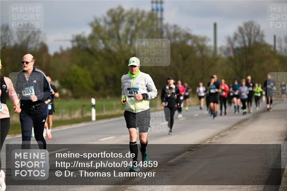 12.04.2026 - 45. Internationalen Wilhelmsburger Insellauf Dr. Thomas Lammeyer http://msf.ph/oto/9434859 12.04.2026 09:22:39 Laufen 3, 5553, 4675 meine-sportfotos.de