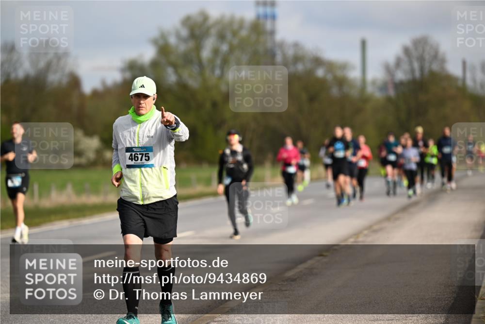 12.04.2026 - 45. Internationalen Wilhelmsburger Insellauf Dr. Thomas Lammeyer http://msf.ph/oto/9434869 12.04.2026 09:22:41 Laufen 4675 meine-sportfotos.de