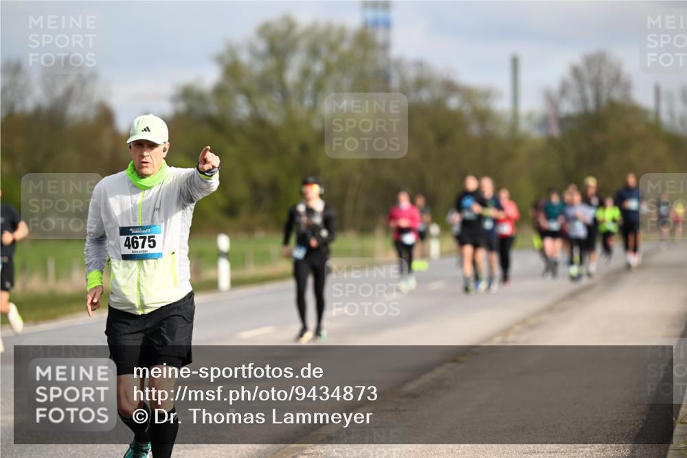 12.04.2026 - 45. Internationalen Wilhelmsburger Insellauf Dr. Thomas Lammeyer http://msf.ph/oto/9434873 12.04.2026 09:22:42 Laufen 4675 meine-sportfotos.de