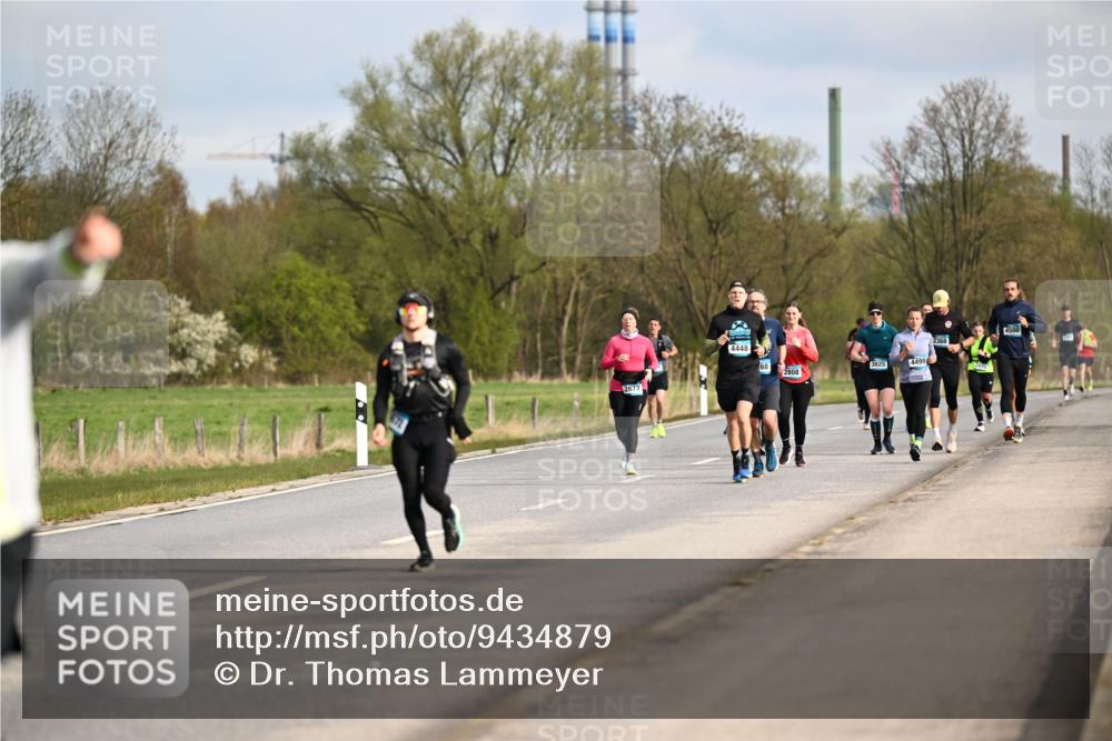 12.04.2026 - 45. Internationalen Wilhelmsburger Insellauf Dr. Thomas Lammeyer http://msf.ph/oto/9434879 12.04.2026 09:22:43 Laufen 2673, 4500, 4448, 68, 3825, 4499, 2808 meine-sportfotos.de