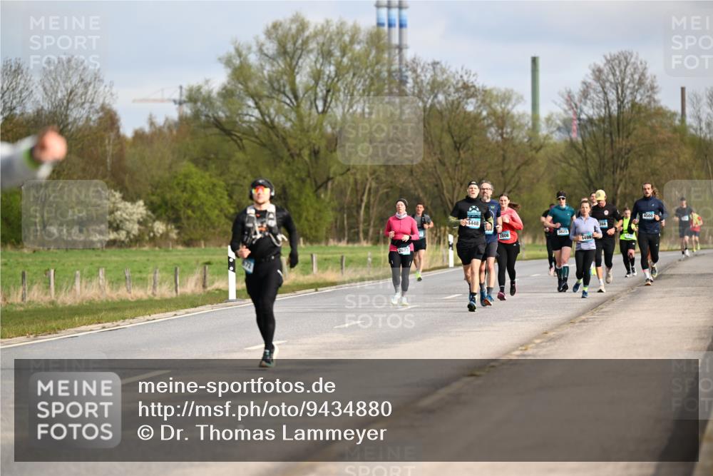 12.04.2026 - 45. Internationalen Wilhelmsburger Insellauf Dr. Thomas Lammeyer http://msf.ph/oto/9434880 12.04.2026 09:22:43 Laufen 2673, 4448, 3825, 2808, 1499, 4500 meine-sportfotos.de