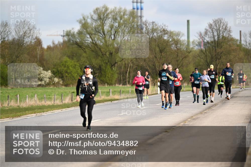 12.04.2026 - 45. Internationalen Wilhelmsburger Insellauf Dr. Thomas Lammeyer http://msf.ph/oto/9434882 12.04.2026 09:22:43 Laufen 4448, 2808, 3825, 4499, 2368, 500, 4500 meine-sportfotos.de