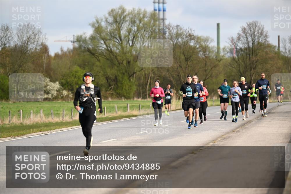 12.04.2026 - 45. Internationalen Wilhelmsburger Insellauf Dr. Thomas Lammeyer http://msf.ph/oto/9434885 12.04.2026 09:22:44 Laufen 4448, 4499, 4500 meine-sportfotos.de