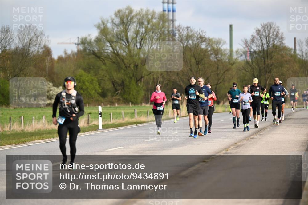 12.04.2026 - 45. Internationalen Wilhelmsburger Insellauf Dr. Thomas Lammeyer http://msf.ph/oto/9434891 12.04.2026 09:22:45 Laufen 2673, 4071, 4448, 4368, 3825, 4499, 2368, 4500 meine-sportfotos.de