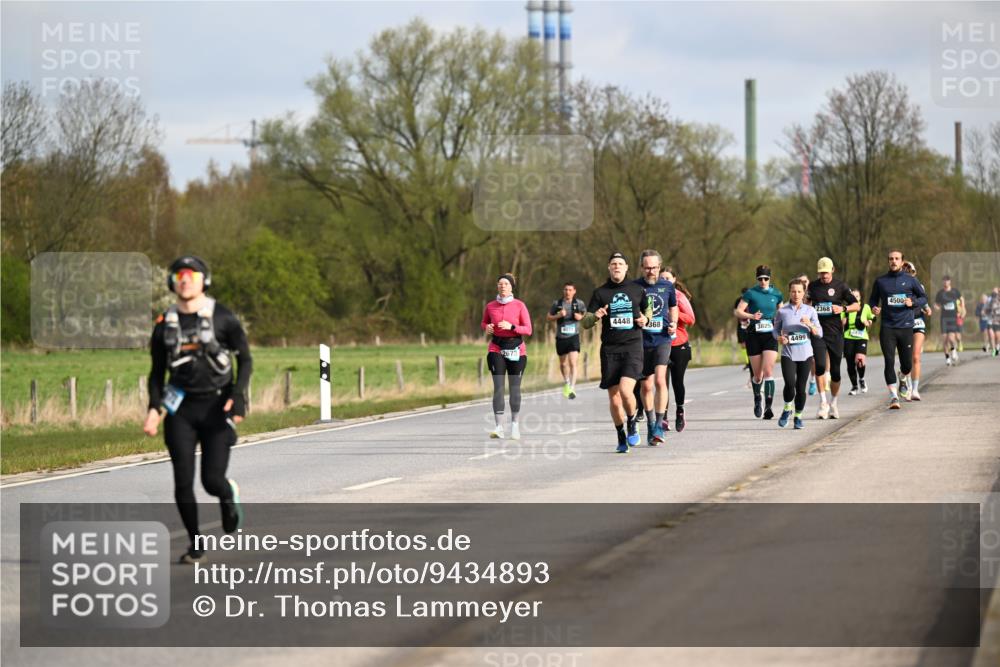 12.04.2026 - 45. Internationalen Wilhelmsburger Insellauf Dr. Thomas Lammeyer http://msf.ph/oto/9434893 12.04.2026 09:22:45 Laufen 4448, 368, 3825, 4499, 2368, 4500 meine-sportfotos.de