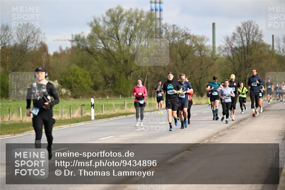 12.04.2026 - 45. Internationalen Wilhelmsburger Insellauf Dr. Thomas Lammeyer http://msf.ph/oto/9434896 12.04.2026 09:22:46 Laufen 4448, 4368, 4499, 4500 meine-sportfotos.de