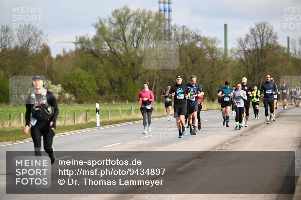 12.04.2026 - 45. Internationalen Wilhelmsburger Insellauf Dr. Thomas Lammeyer http://msf.ph/oto/9434897 12.04.2026 09:22:46 Laufen 2673, 4448, 4366, 3825, 4499, 4500 meine-sportfotos.de