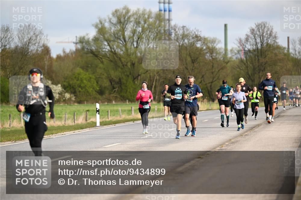 12.04.2026 - 45. Internationalen Wilhelmsburger Insellauf Dr. Thomas Lammeyer http://msf.ph/oto/9434899 12.04.2026 09:22:46 Laufen 2673, 4448, 36, 3825, 4499, 4500 meine-sportfotos.de