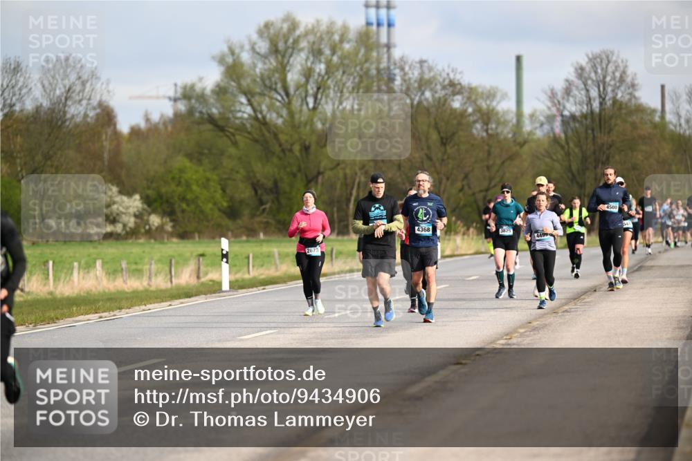 12.04.2026 - 45. Internationalen Wilhelmsburger Insellauf Dr. Thomas Lammeyer http://msf.ph/oto/9434906 12.04.2026 09:22:47 Laufen 2673, 361, 4368, 3825, 4499, 4500 meine-sportfotos.de