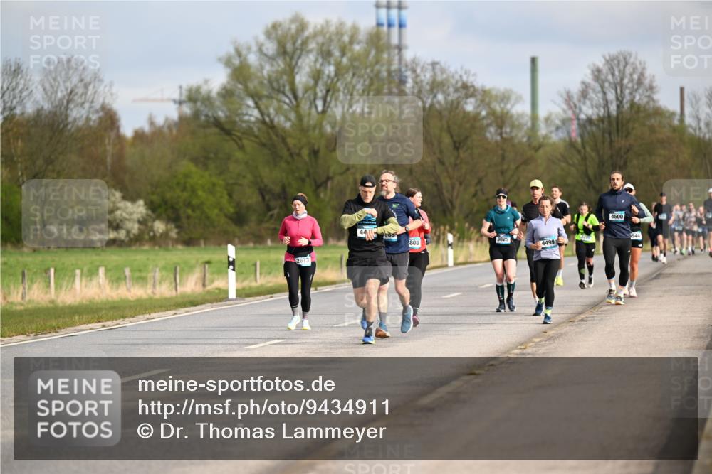 12.04.2026 - 45. Internationalen Wilhelmsburger Insellauf Dr. Thomas Lammeyer http://msf.ph/oto/9434911 12.04.2026 09:22:48 Laufen 2673, 361, 500, 808, 3825, 4499, 4500, 5544 meine-sportfotos.de