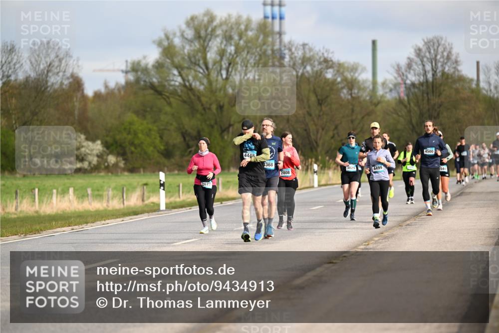 12.04.2026 - 45. Internationalen Wilhelmsburger Insellauf Dr. Thomas Lammeyer http://msf.ph/oto/9434913 12.04.2026 09:22:49 Laufen 2673, 361, 4448, 368, 2808, 3825, 4499, 4500, 5544 meine-sportfotos.de