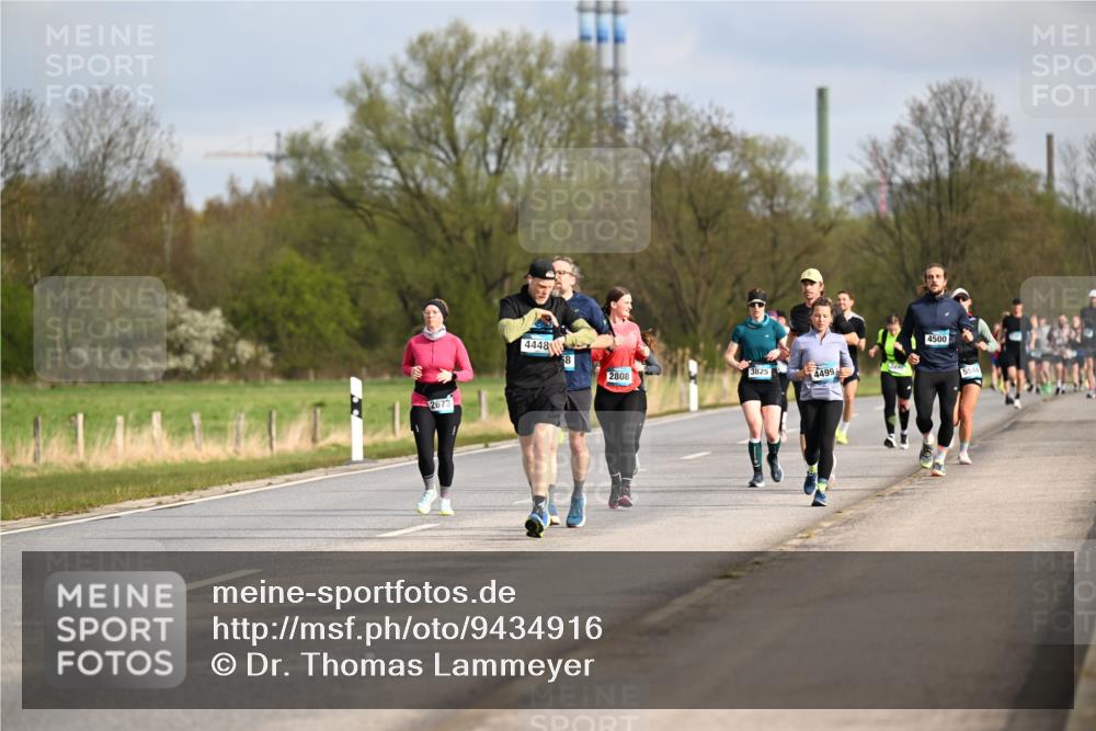 12.04.2026 - 45. Internationalen Wilhelmsburger Insellauf Dr. Thomas Lammeyer http://msf.ph/oto/9434916 12.04.2026 09:22:49 Laufen 2673, 4448, 58, 2808, 3825, 4499, 4500 meine-sportfotos.de