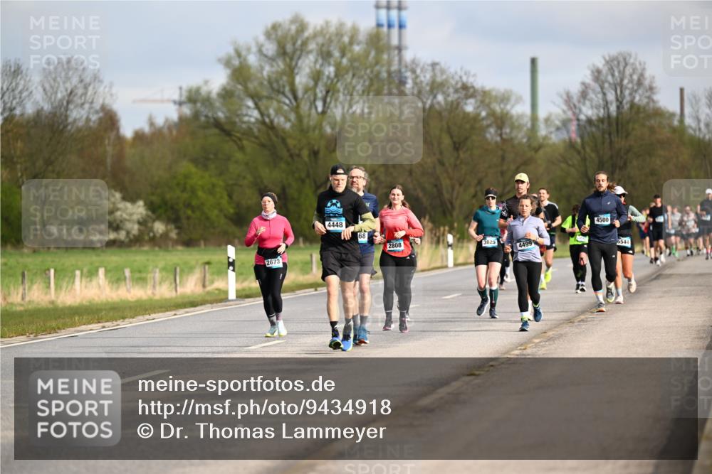 12.04.2026 - 45. Internationalen Wilhelmsburger Insellauf Dr. Thomas Lammeyer http://msf.ph/oto/9434918 12.04.2026 09:22:49 Laufen 2673, 4448, 68, 2808, 3825, 4499, 4500, 5544 meine-sportfotos.de