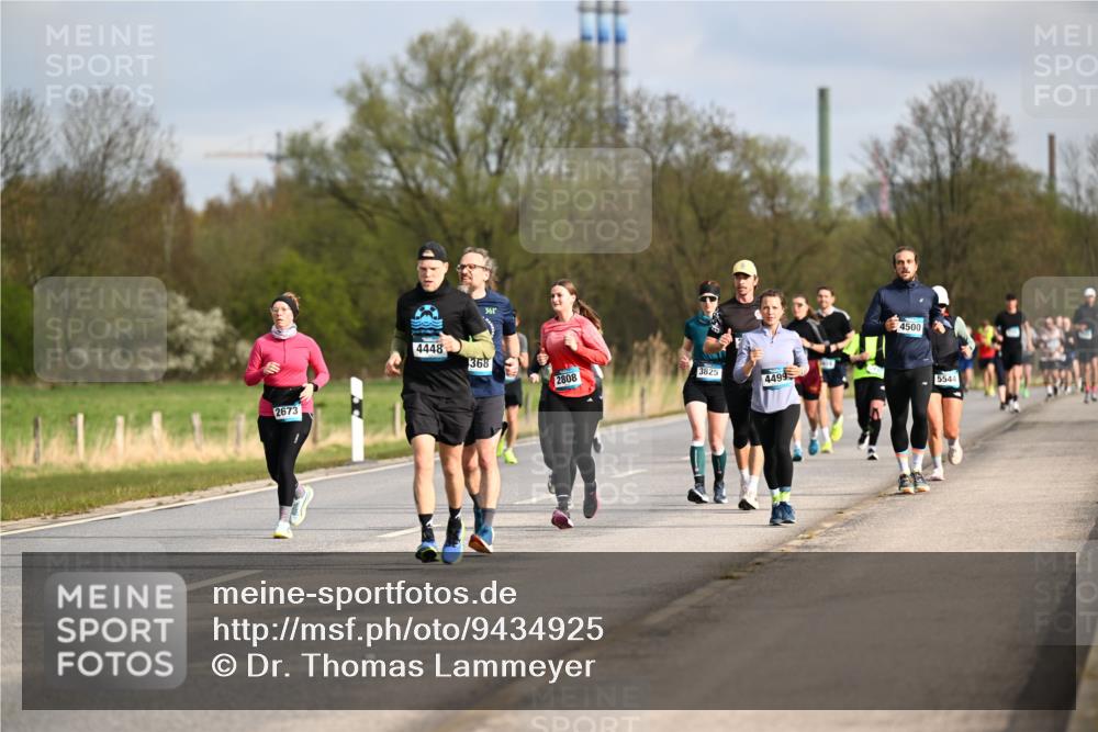 12.04.2026 - 45. Internationalen Wilhelmsburger Insellauf Dr. Thomas Lammeyer http://msf.ph/oto/9434925 12.04.2026 09:22:51 Laufen 2673, 4448, 368, 361, 2808, 3825, 4499, 4500, 5544 meine-sportfotos.de