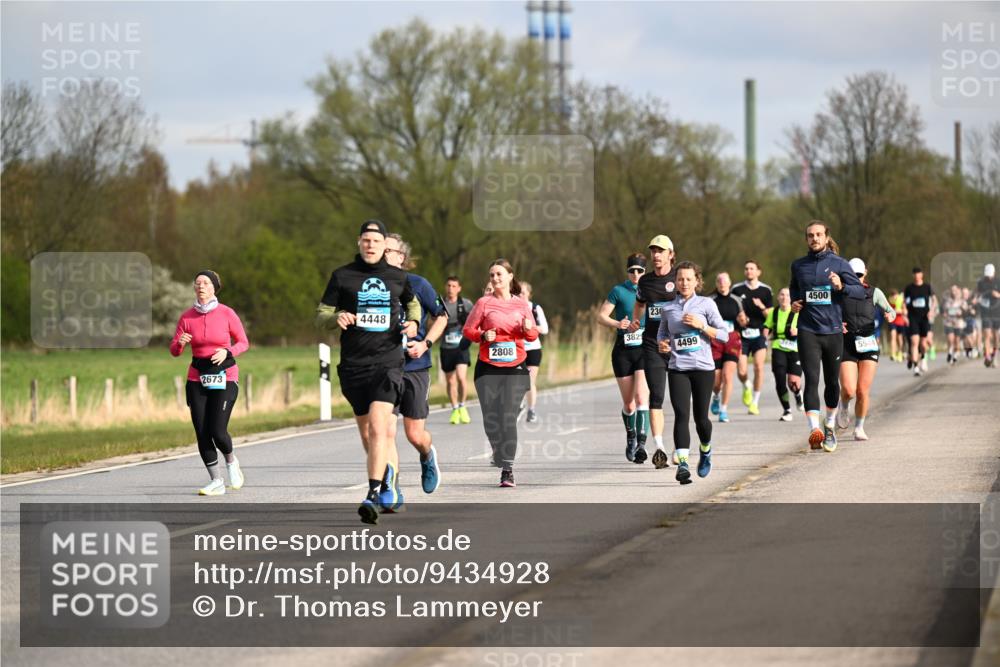 12.04.2026 - 45. Internationalen Wilhelmsburger Insellauf Dr. Thomas Lammeyer http://msf.ph/oto/9434928 12.04.2026 09:22:51 Laufen 2673, 4448, 3829, 2808, 4499, 4500, 5544 meine-sportfotos.de