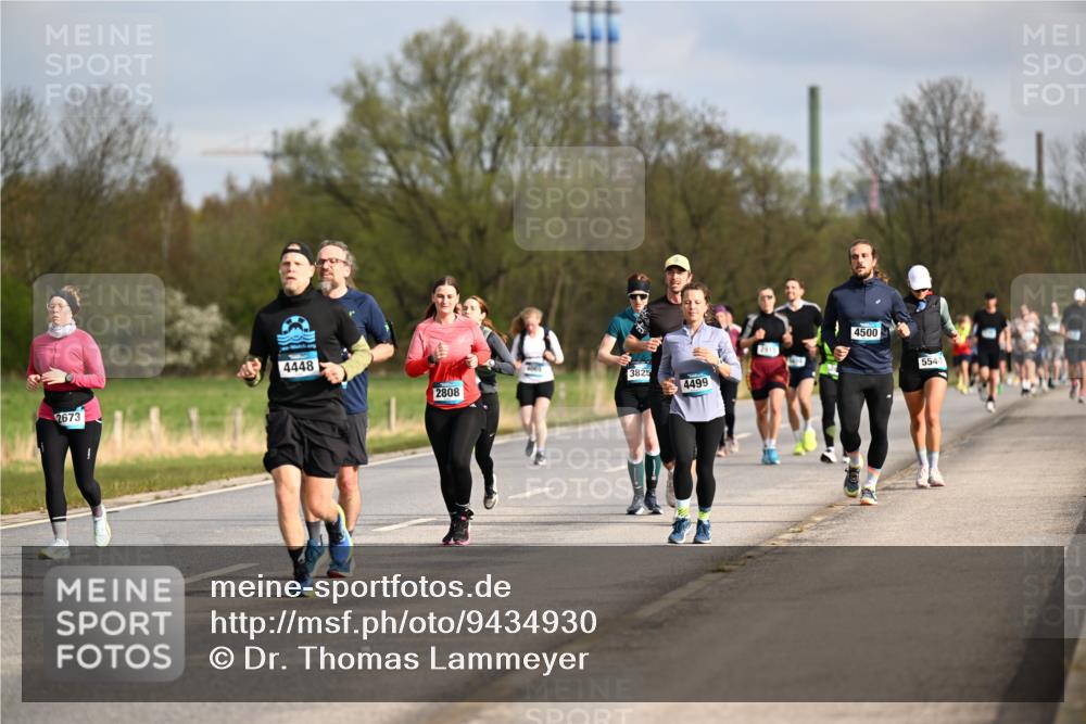 12.04.2026 - 45. Internationalen Wilhelmsburger Insellauf Dr. Thomas Lammeyer http://msf.ph/oto/9434930 12.04.2026 09:22:53 Laufen 2673, 4448, 3825, 2808, 4499, 2915, 4500, 5544 meine-sportfotos.de