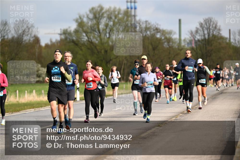 12.04.2026 - 45. Internationalen Wilhelmsburger Insellauf Dr. Thomas Lammeyer http://msf.ph/oto/9434932 12.04.2026 09:22:53 Laufen 73, 4448, 361, 38, 382, 2808, 499, 500, 5544 meine-sportfotos.de