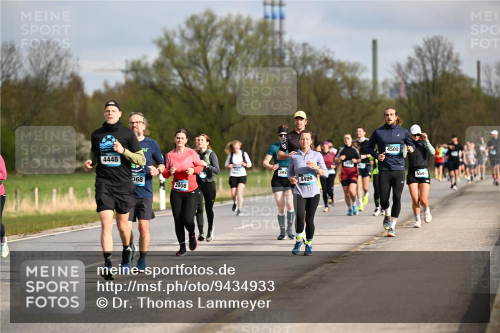 12.04.2026 - 45. Internationalen Wilhelmsburger Insellauf Dr. Thomas Lammeyer http://msf.ph/oto/9434933 12.04.2026 09:22:53 Laufen 4448, 361, 368, 382, 2808, 4499, 4500, 5544 meine-sportfotos.de