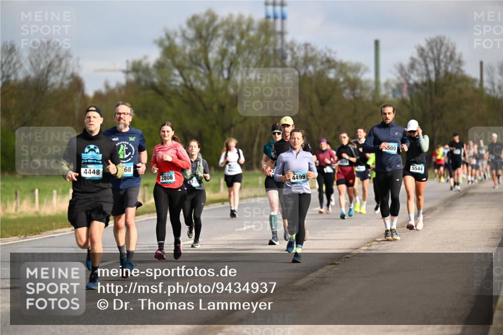 12.04.2026 - 45. Internationalen Wilhelmsburger Insellauf Dr. Thomas Lammeyer http://msf.ph/oto/9434937 12.04.2026 09:22:54 Laufen 361, 4448, 68, 2808, 6574, 4499, 500, 5544 meine-sportfotos.de