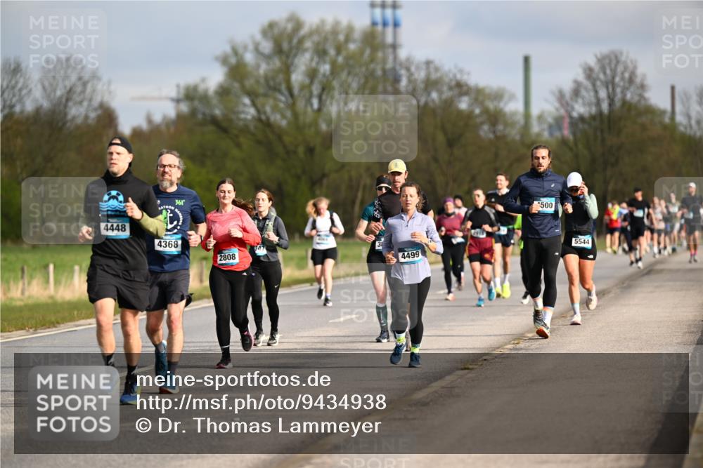 12.04.2026 - 45. Internationalen Wilhelmsburger Insellauf Dr. Thomas Lammeyer http://msf.ph/oto/9434938 12.04.2026 09:22:54 Laufen 361, 4448, 4368, 2808, 741, 4499, 500, 5544 meine-sportfotos.de