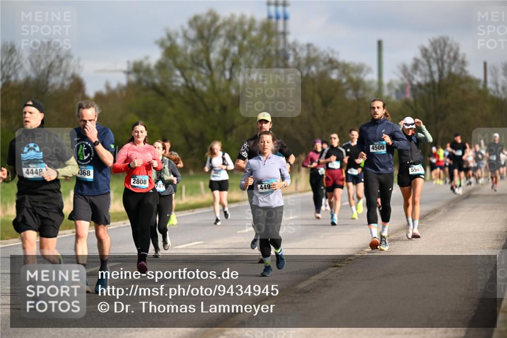 12.04.2026 - 45. Internationalen Wilhelmsburger Insellauf Dr. Thomas Lammeyer http://msf.ph/oto/9434945 12.04.2026 09:22:55 Laufen 4448, 368, 2808, 747, 449, 4500, 5544 meine-sportfotos.de