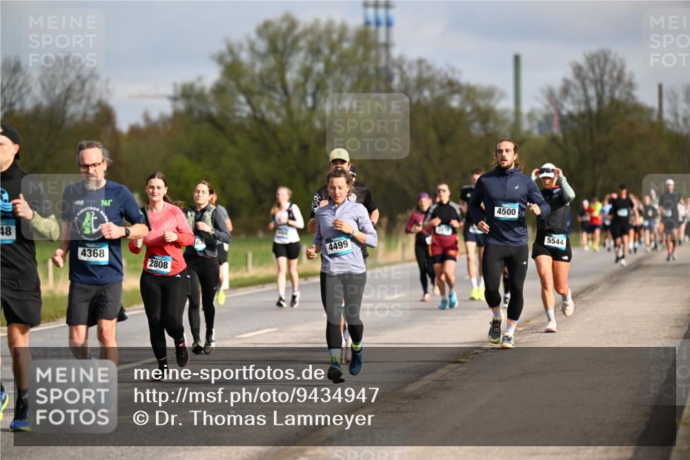 12.04.2026 - 45. Internationalen Wilhelmsburger Insellauf Dr. Thomas Lammeyer http://msf.ph/oto/9434947 12.04.2026 09:22:56 Laufen 48, 4368, 361, 2808, 147, 4499, 4500, 5544 meine-sportfotos.de