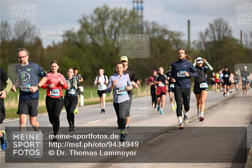 12.04.2026 - 45. Internationalen Wilhelmsburger Insellauf Dr. Thomas Lammeyer http://msf.ph/oto/9434949 12.04.2026 09:22:56 Laufen 361, 2, 4368, 2808, 5747, 4499, 4500, 5544 meine-sportfotos.de