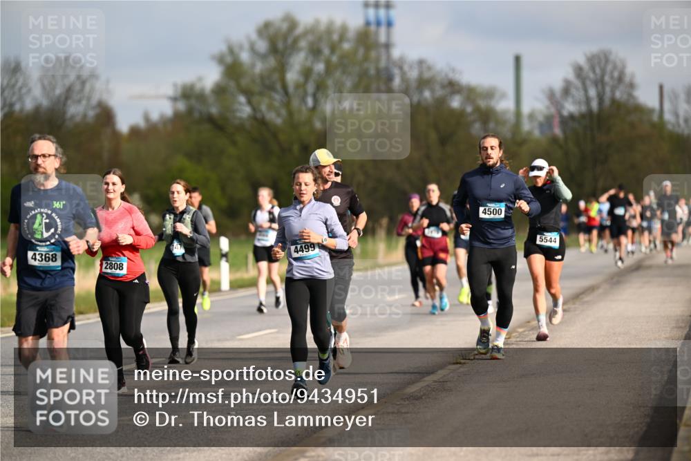 12.04.2026 - 45. Internationalen Wilhelmsburger Insellauf Dr. Thomas Lammeyer http://msf.ph/oto/9434951 12.04.2026 09:22:56 Laufen 361, 4368, 2808, 147, 4499, 4500, 5544 meine-sportfotos.de