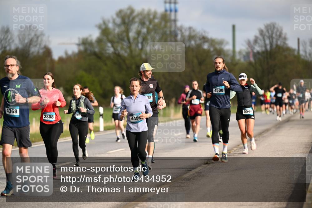 12.04.2026 - 45. Internationalen Wilhelmsburger Insellauf Dr. Thomas Lammeyer http://msf.ph/oto/9434952 12.04.2026 09:22:56 Laufen 361, 4368, 2808, 747, 4495, 68, 4500, 5544 meine-sportfotos.de