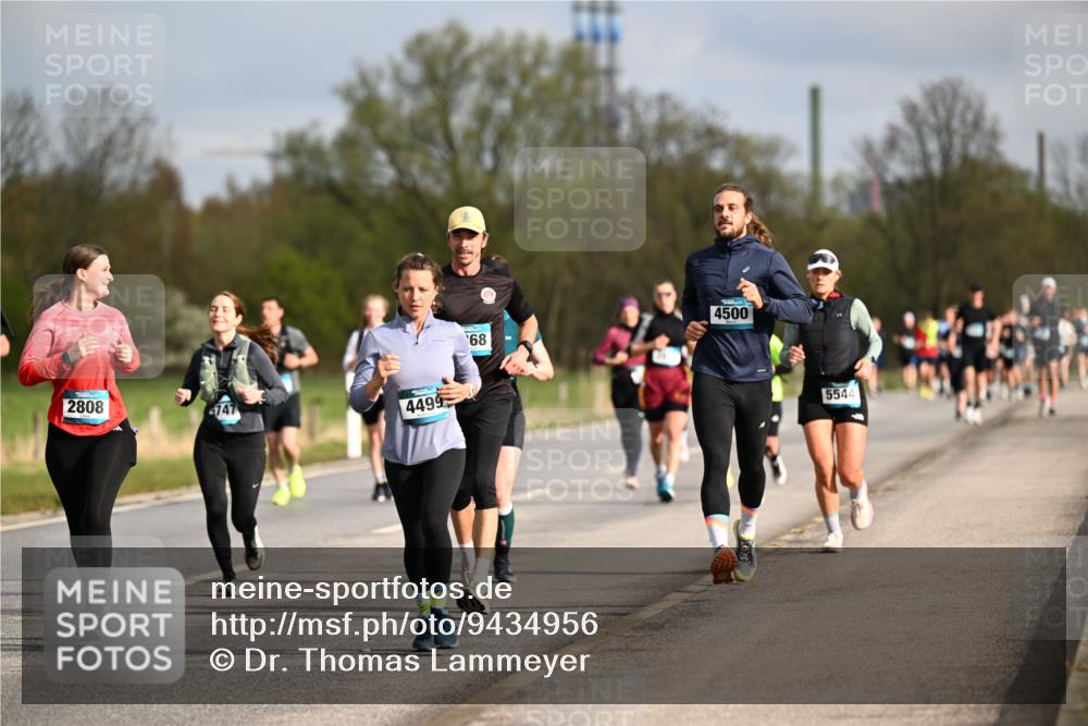 12.04.2026 - 45. Internationalen Wilhelmsburger Insellauf Dr. Thomas Lammeyer http://msf.ph/oto/9434956 12.04.2026 09:22:57 Laufen 2808, 4747, 4499, 68, 4500, 5544 meine-sportfotos.de