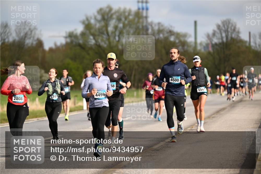 12.04.2026 - 45. Internationalen Wilhelmsburger Insellauf Dr. Thomas Lammeyer http://msf.ph/oto/9434957 12.04.2026 09:22:57 Laufen 2808, 5747, 4499, 58, 4500, 5544 meine-sportfotos.de