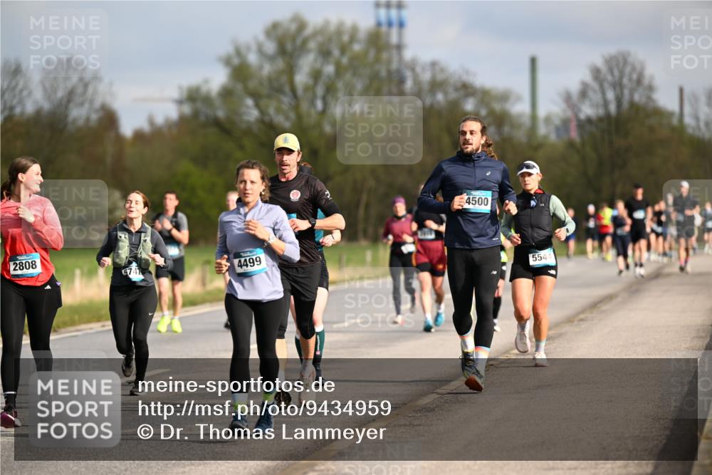 12.04.2026 - 45. Internationalen Wilhelmsburger Insellauf Dr. Thomas Lammeyer http://msf.ph/oto/9434959 12.04.2026 09:22:58 Laufen 2808, 5747, 4499, 4500, 5544 meine-sportfotos.de