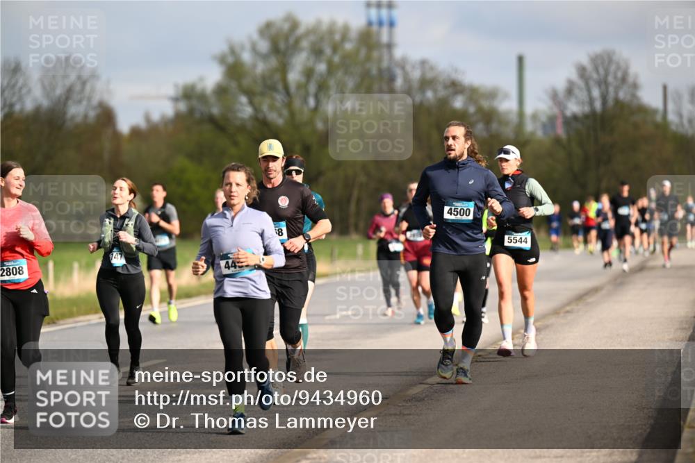 12.04.2026 - 45. Internationalen Wilhelmsburger Insellauf Dr. Thomas Lammeyer http://msf.ph/oto/9434960 12.04.2026 09:22:58 Laufen 147, 2808, 8, 4500, 5544 meine-sportfotos.de