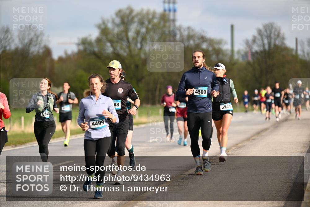 12.04.2026 - 45. Internationalen Wilhelmsburger Insellauf Dr. Thomas Lammeyer http://msf.ph/oto/9434963 12.04.2026 09:22:58 Laufen 574, 4499, 68, 4500, 5544 meine-sportfotos.de