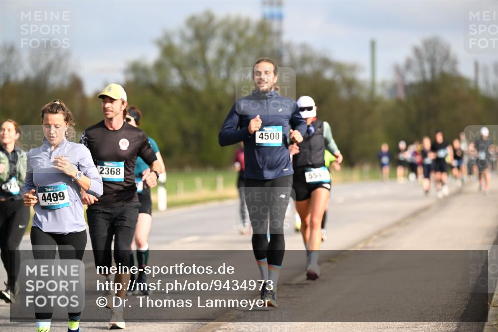 12.04.2026 - 45. Internationalen Wilhelmsburger Insellauf Dr. Thomas Lammeyer http://msf.ph/oto/9434973 12.04.2026 09:23:00 Laufen 574, 4499, 2368, 4500, 554 meine-sportfotos.de