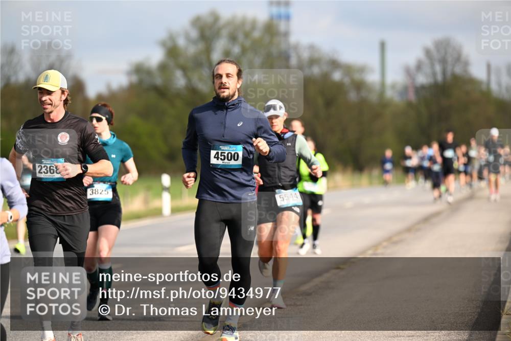 12.04.2026 - 45. Internationalen Wilhelmsburger Insellauf Dr. Thomas Lammeyer http://msf.ph/oto/9434977 12.04.2026 09:23:01 Laufen 2368, 3825, 4500, 5544 meine-sportfotos.de