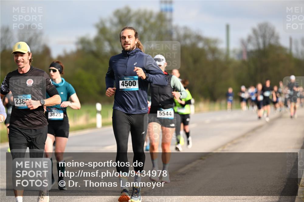 12.04.2026 - 45. Internationalen Wilhelmsburger Insellauf Dr. Thomas Lammeyer http://msf.ph/oto/9434978 12.04.2026 09:23:01 Laufen 236, 3825, 4500, 5544 meine-sportfotos.de