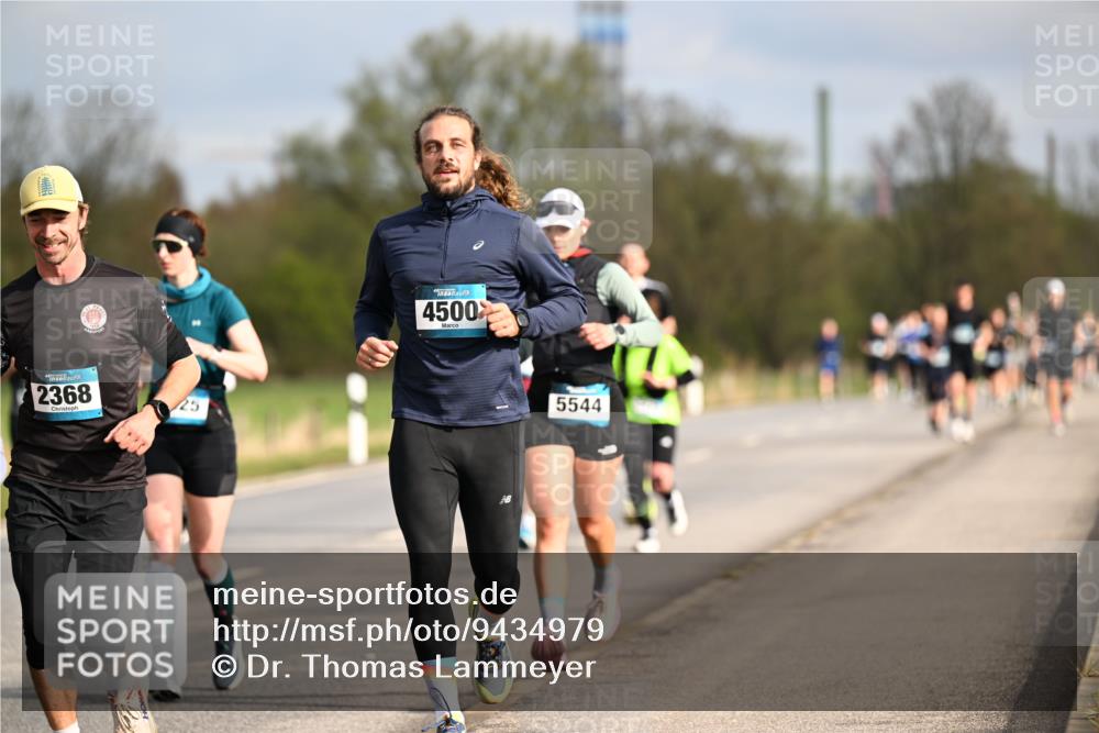12.04.2026 - 45. Internationalen Wilhelmsburger Insellauf Dr. Thomas Lammeyer http://msf.ph/oto/9434979 12.04.2026 09:23:01 Laufen 2368, 25, 4500, 7, 5544 meine-sportfotos.de