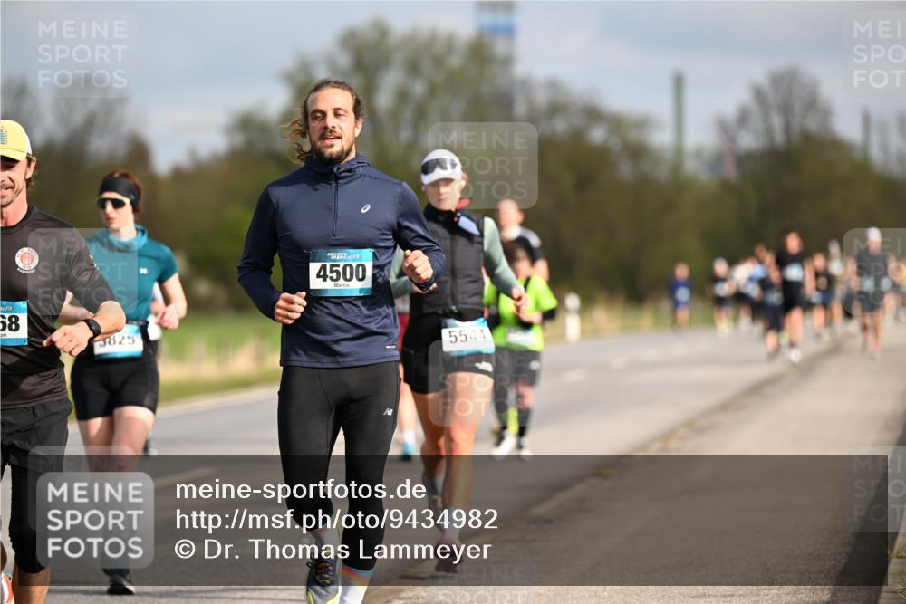 12.04.2026 - 45. Internationalen Wilhelmsburger Insellauf Dr. Thomas Lammeyer http://msf.ph/oto/9434982 12.04.2026 09:23:01 Laufen 58, 5825, 4500, 5544 meine-sportfotos.de